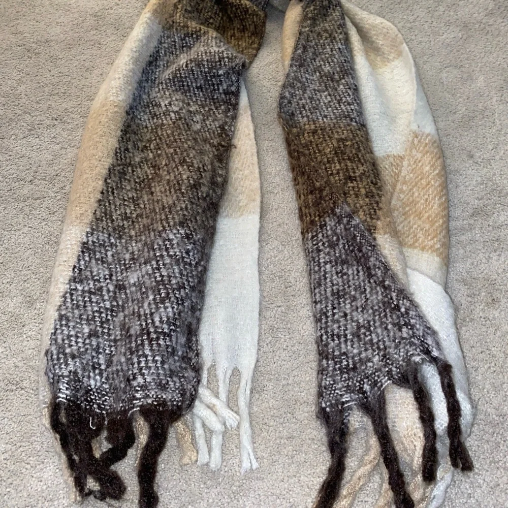 Lucky Brand Scarf Shawl Wrap multi color Plaid with Fringe‎ Soft cozy